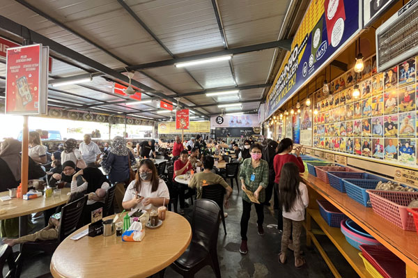 Jelajahi Kafe-Kafe Instagramable di Kota Bharu, Kelantan kopitiam lanscape 1