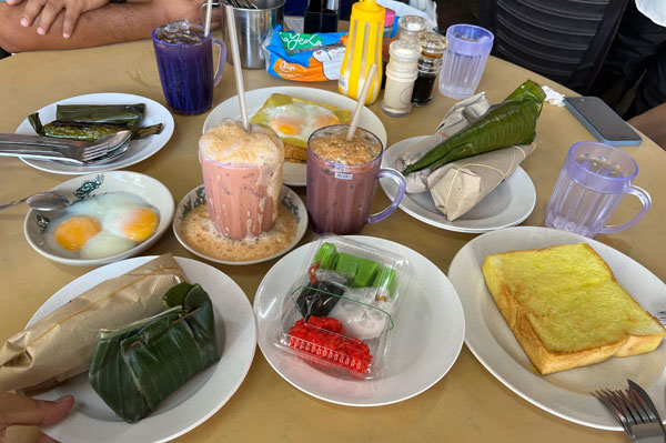 Jelajahi Kafe-Kafe Instagramable di Kota Bharu, Kelantan kopitiam lanscape 2