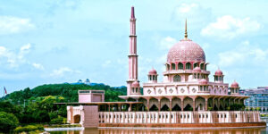 Masjid Putra, Ikon Arsitektur Megah di Jantung Putrajaya