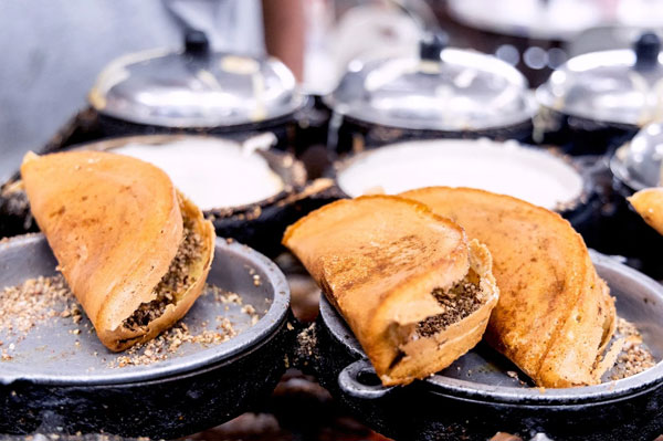 52 Kuliner Malaysia yang Wajib Dicoba, Dijamin Bikin Ketagihan apam balik