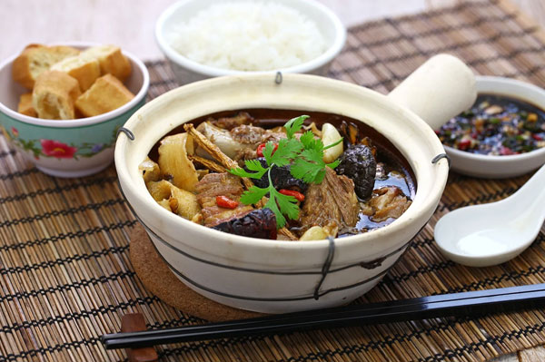 52 Kuliner Malaysia yang Wajib Dicoba, Dijamin Bikin Ketagihan bak kut teh