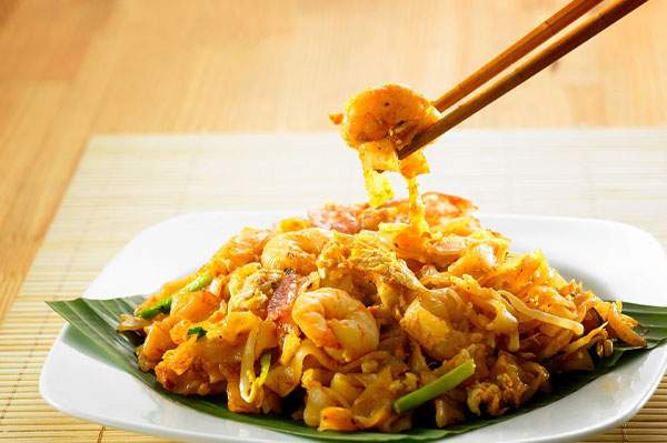 52 Kuliner Malaysia yang Wajib Dicoba, Dijamin Bikin Ketagihan char kuey teow