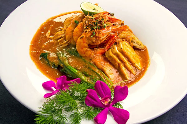 52 Kuliner Malaysia yang Wajib Dicoba, Dijamin Bikin Ketagihan mee rebus