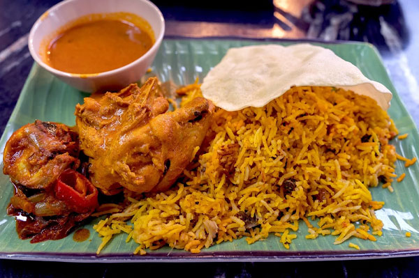 52 Kuliner Malaysia yang Wajib Dicoba, Dijamin Bikin Ketagihan nasi briyani