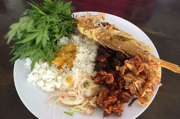 52 Kuliner Malaysia yang Wajib Dicoba, Dijamin Bikin Ketagihan nasi campur