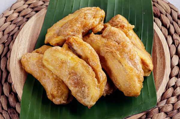 52 Kuliner Malaysia yang Wajib Dicoba, Dijamin Bikin Ketagihan pisang goreng