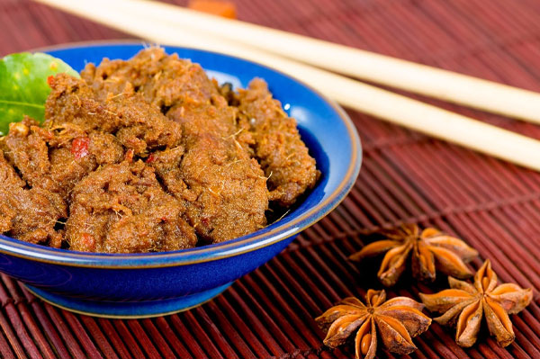 52 Kuliner Malaysia yang Wajib Dicoba, Dijamin Bikin Ketagihan rendang
