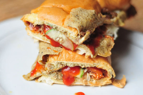 52 Kuliner Malaysia yang Wajib Dicoba, Dijamin Bikin Ketagihan roti john