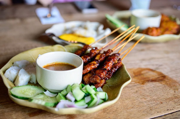 52 Kuliner Malaysia yang Wajib Dicoba, Dijamin Bikin Ketagihan satay