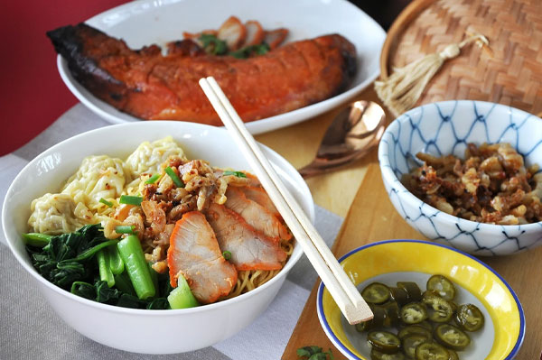 52 Kuliner Malaysia yang Wajib Dicoba, Dijamin Bikin Ketagihan wantan noodle