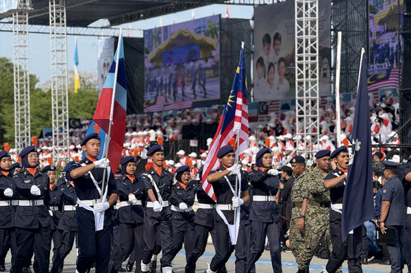 6. kota kinabalu, sabah — merdeka dengan pemandangan laut