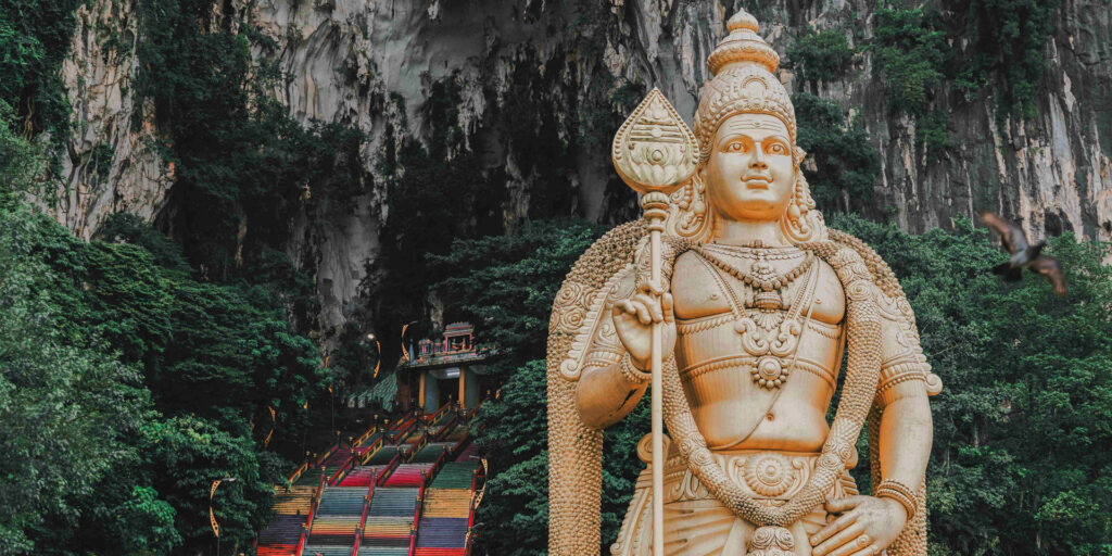 batu caves malaysia ikon warna warni yang wajib masuk bucket list cover